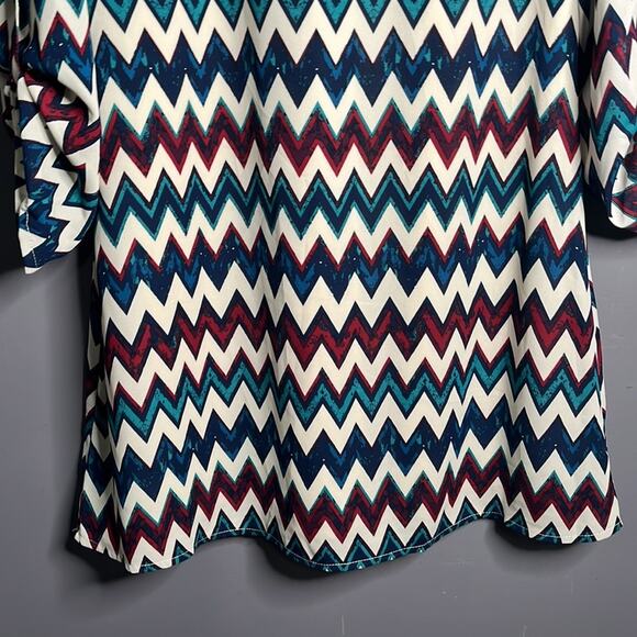 Speechless Green and Red Zigzag Print Roll Tab Sleeve Dress Size Medium - Picture 2 of 10